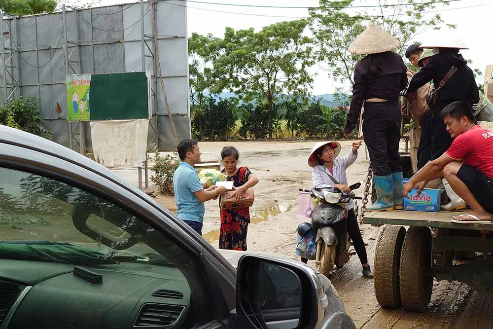 Hỗ trợ bà con bị ảnh hưởng bởi cơn bão Yagi (xã Quy Mông, huyện Trấn Yên, Yên Bái) 07